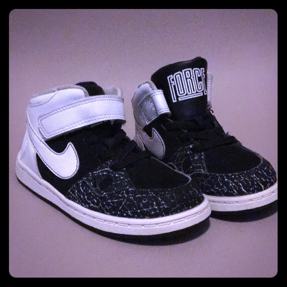 Nike son of Force mid tops boys size 9c